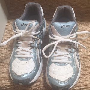 ASICS gel ladies tennis shoes